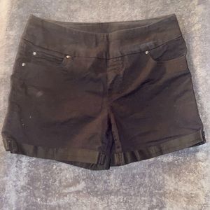 Time & Tru - Black Denim Pull on Shorts